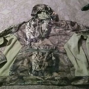 Mossy Oak pullover